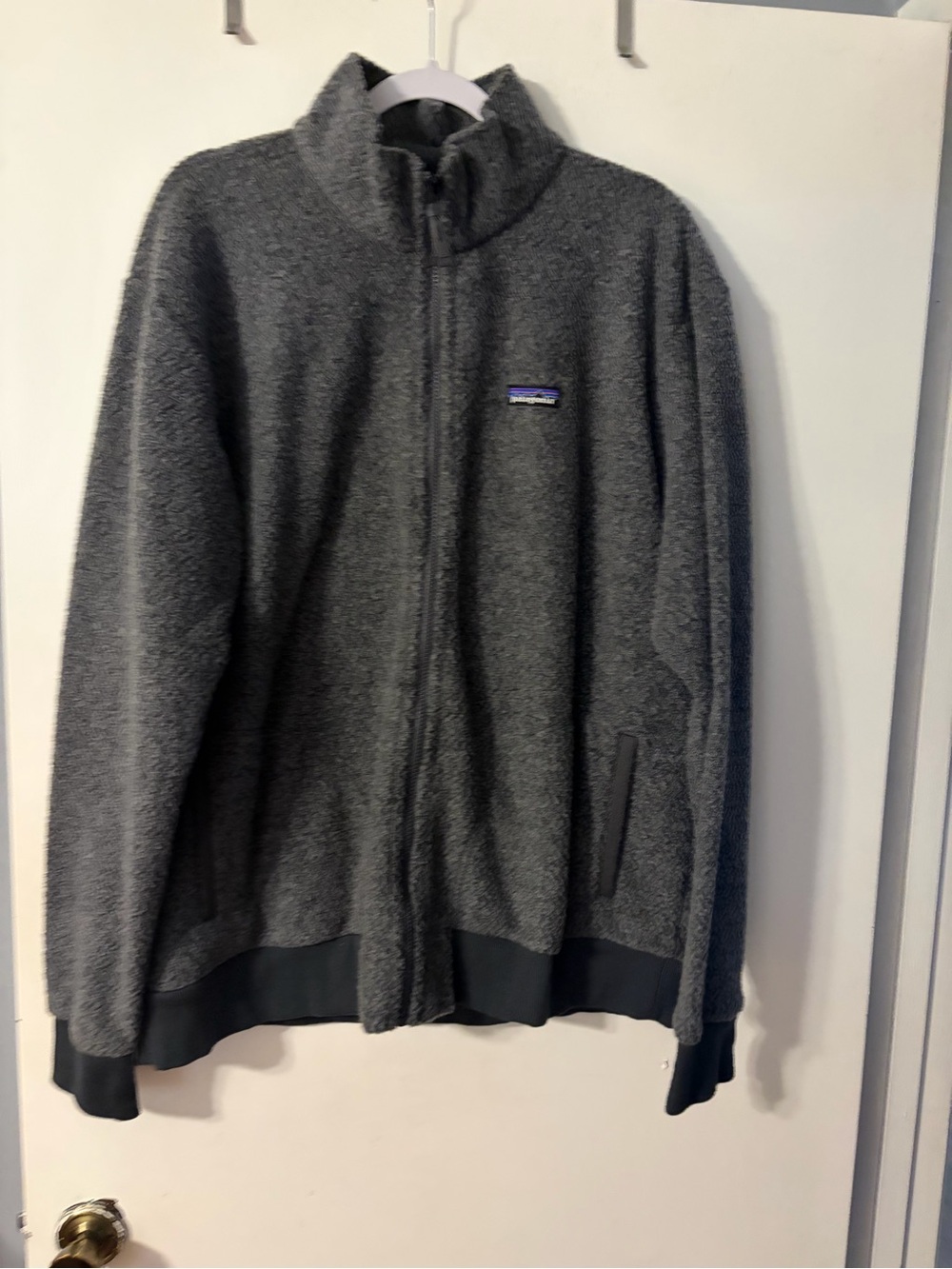 Patagonia Men’s Gray Full-Zip Sherpa Jacket